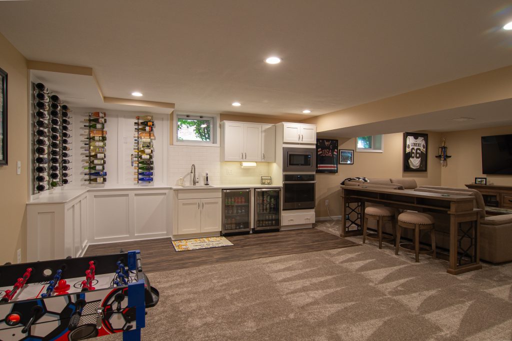 ELIZABETH Basement with kitchenette
