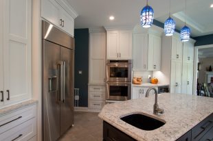 Traditional Style Ross Township Kitchen Using Shaker Doors with White Painted Finish on Island.