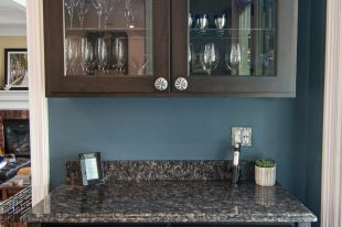 Traditional Style Ross Township Kitchen Using Shaker Doors with White Painted Finish on Island.